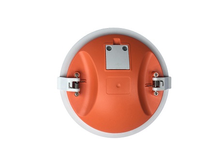 What are the advantages of using LED high bay lighting?